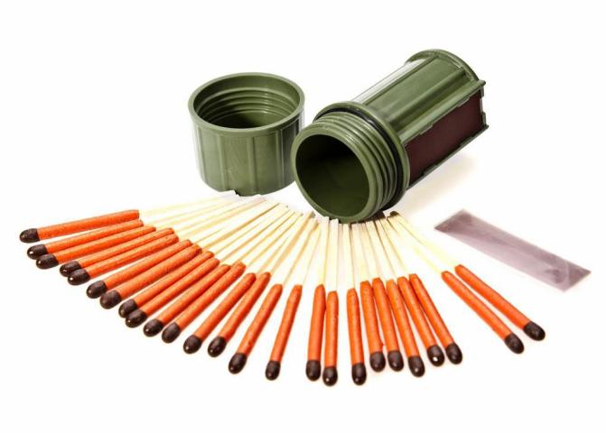 UCO storm matches green box matches 25 pieces camping outdoor tour tents barbecue grilling